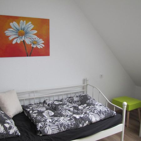 Moeblierte Dachgeschosswohnung In Ruhiger Lage Zu Vermieten Вецлар Экстерьер фото