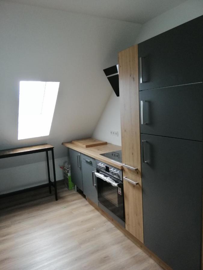 Moeblierte Dachgeschosswohnung In Ruhiger Lage Zu Vermieten Вецлар Экстерьер фото