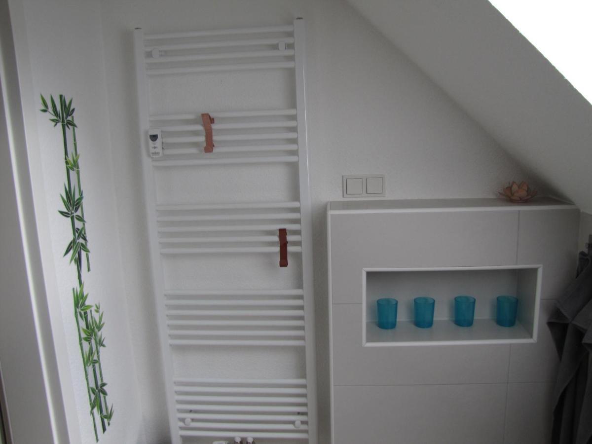 Moeblierte Dachgeschosswohnung In Ruhiger Lage Zu Vermieten Вецлар Экстерьер фото